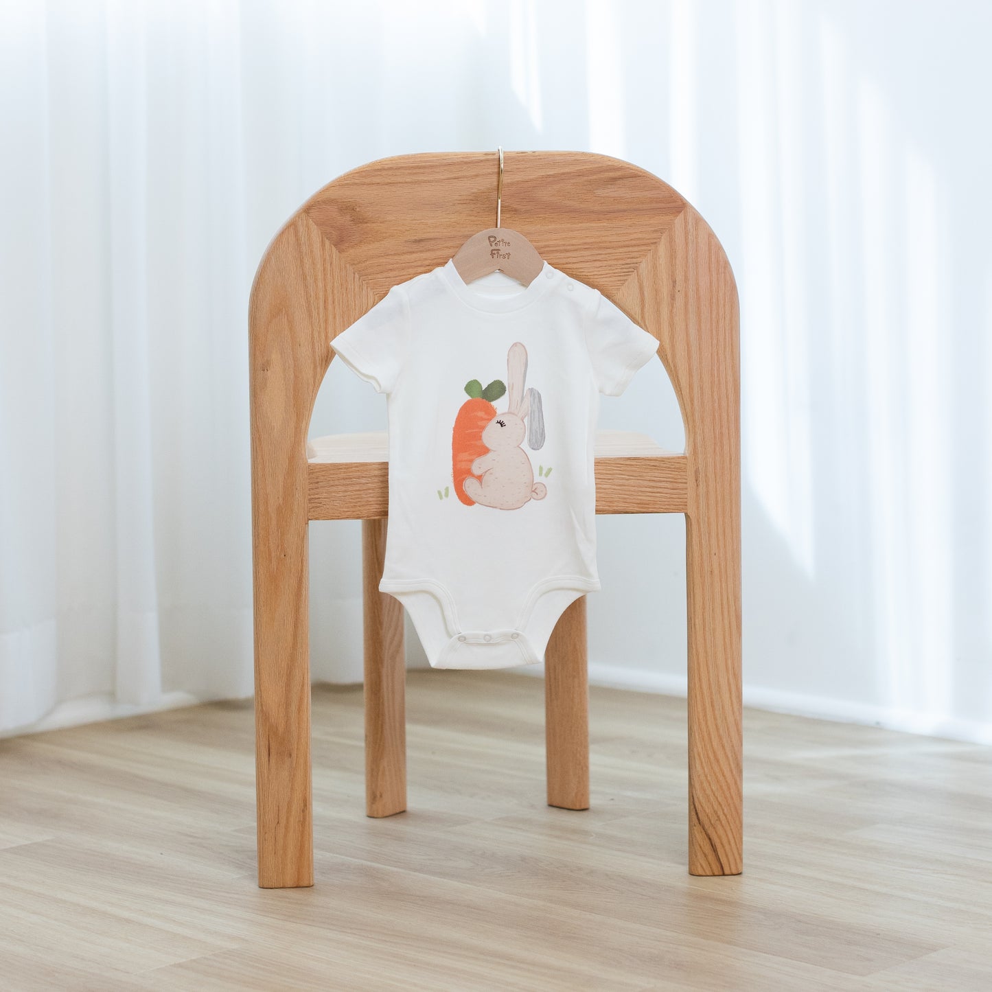 Petite First cotton baby apparel is gentle to dedicate skin. Suitable for toddlers, providing a gentle care to babies. With size ranging from 6 months to 3 years old, Lovely and stylish clothing, designed by Hong Kong designers, make the best outfit for adorable petite ones for different seasons.