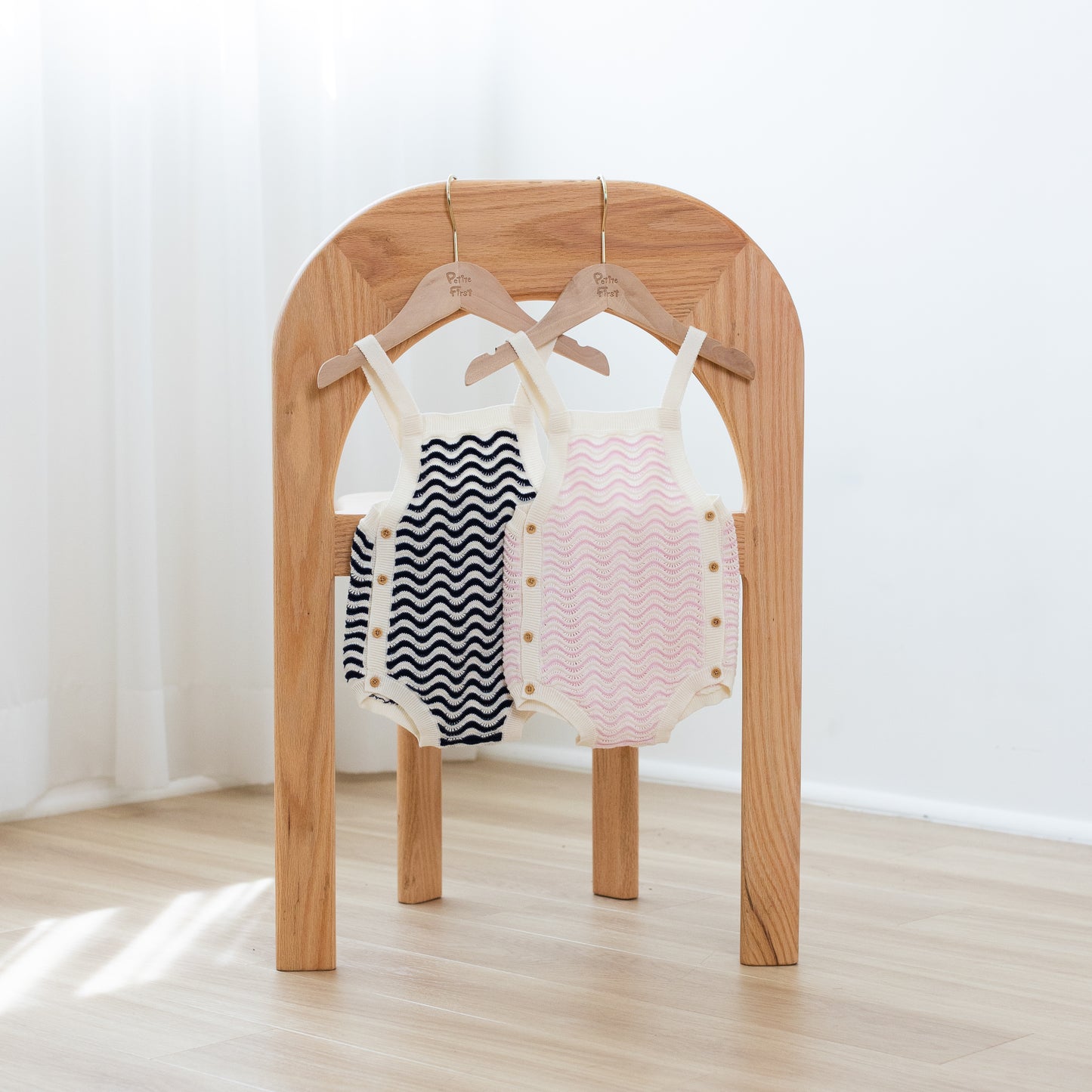 Petite First cotton baby apparel is gentle to dedicate skin. Suitable for toddlers, providing a gentle care to babies. With size ranging from 6 months to 3 years old, Lovely and stylish clothing, designed by Hong Kong designers, make the best outfit for adorable petite ones for different seasons.