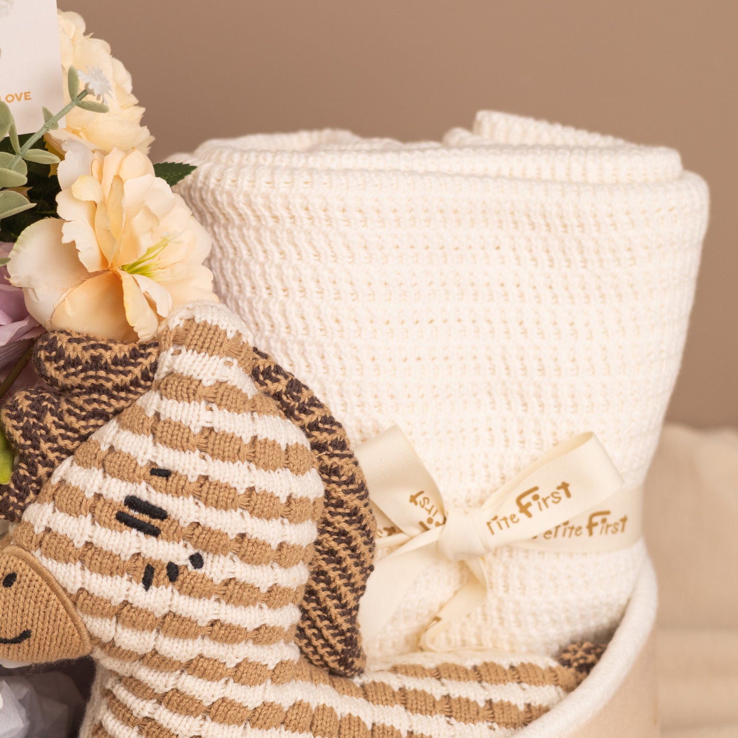 Harris the Horse Premium Hamper (Baby Girl / Cream Blanket)