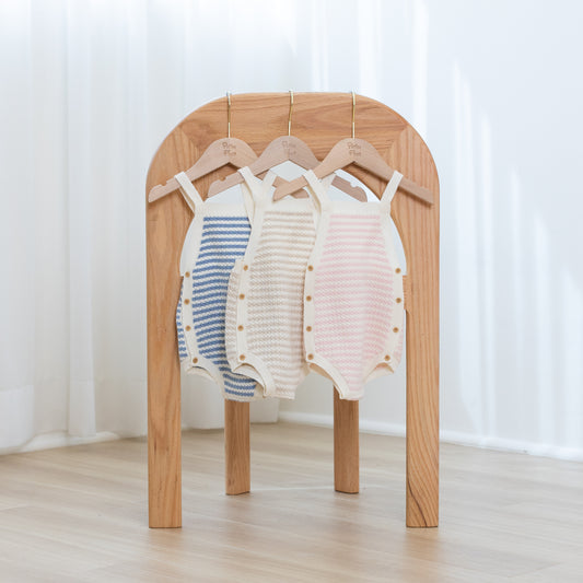 Petite First cotton baby apparel is gentle to dedicate skin. Suitable for toddlers, providing a gentle care to babies. With design for pullover cardigans, baby rompers and onesies, Petite First offers size ranging from 6 months to 3 years old, Lovely and stylish clothing, designed by Hong Kong designers, make the best outfit for adorable petite ones for different seasons. 