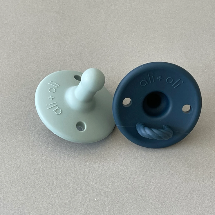 Ali+Oli Pacifier Set Round (Blue & Mist)