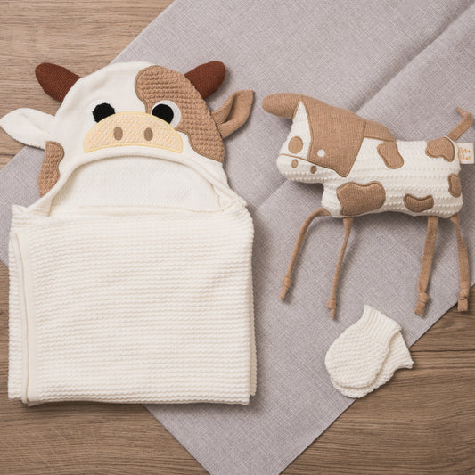 Little Cow Blanket & Petite Friends Gift Set