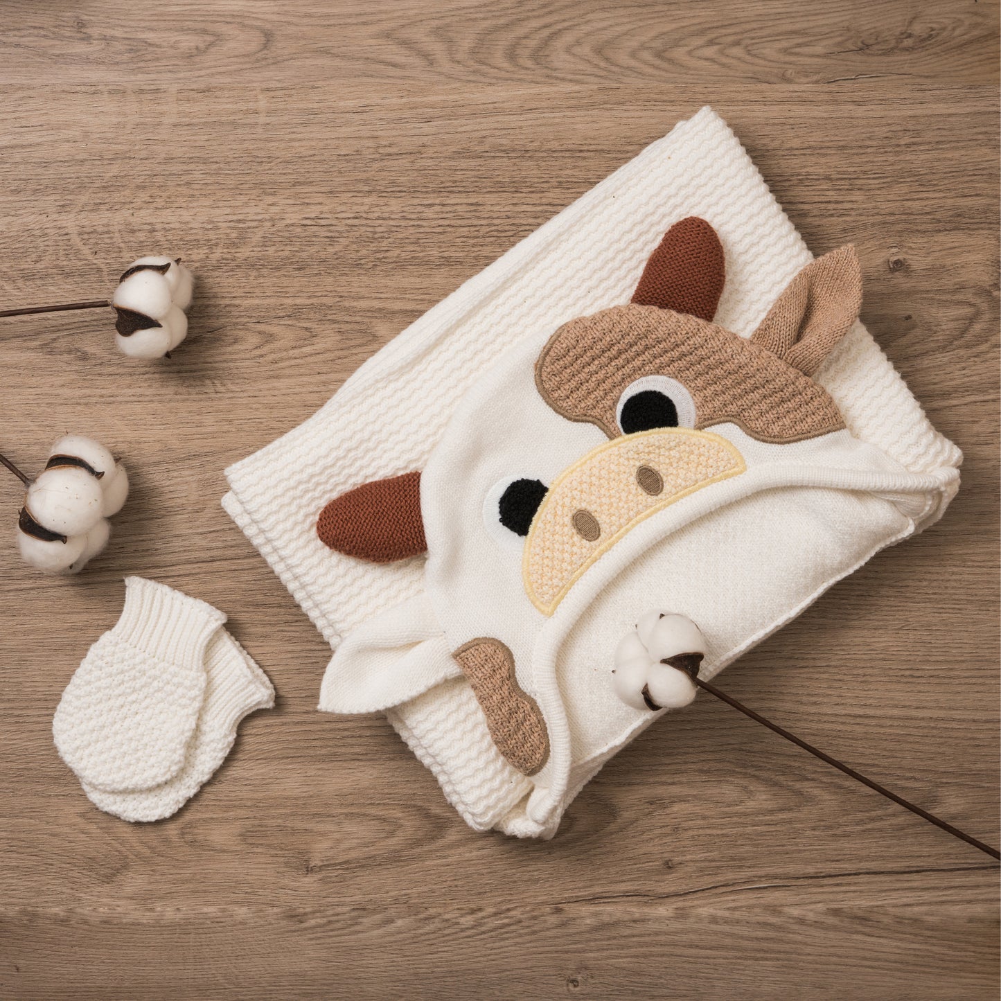 Little Cow Blanket & Petite Friends Gift Set