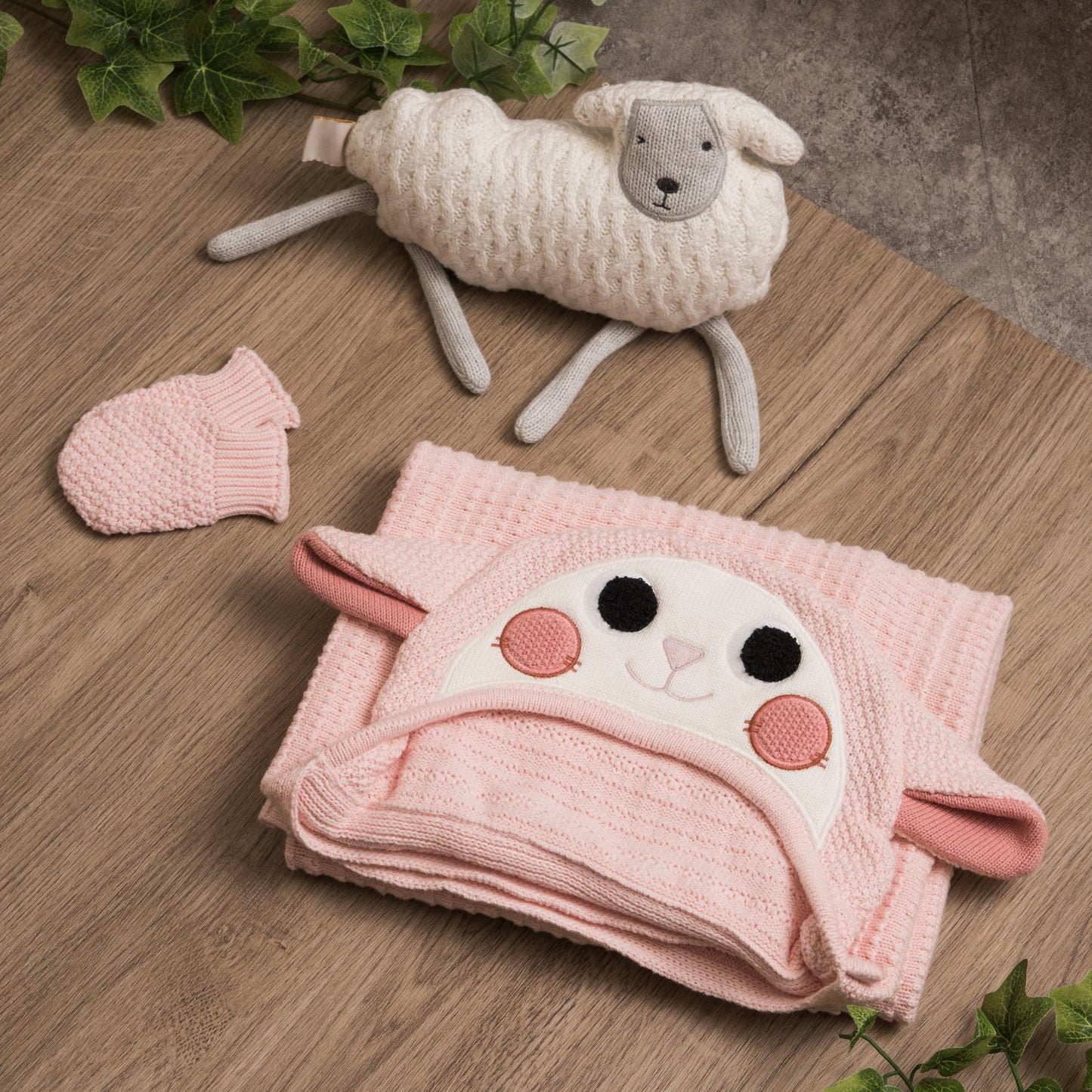 Little Lamb Blanket & Petite Friends Gift Set